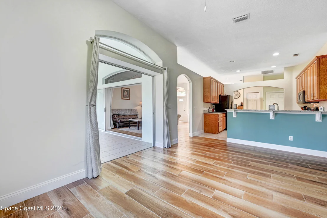 Photo of 2571 Canterbury Circle