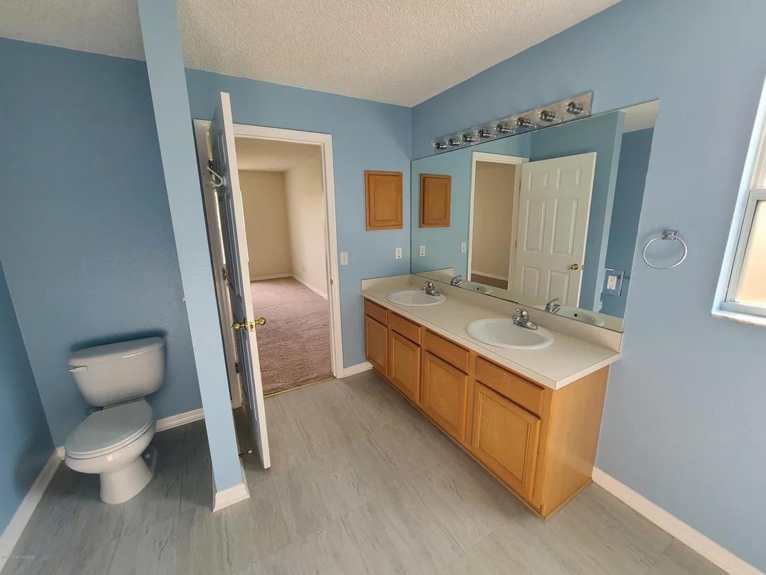 Photo of 1085 Kingfisher Way