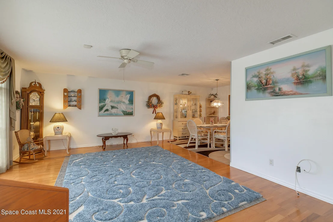 Photo of 914 Waialae Circle NE