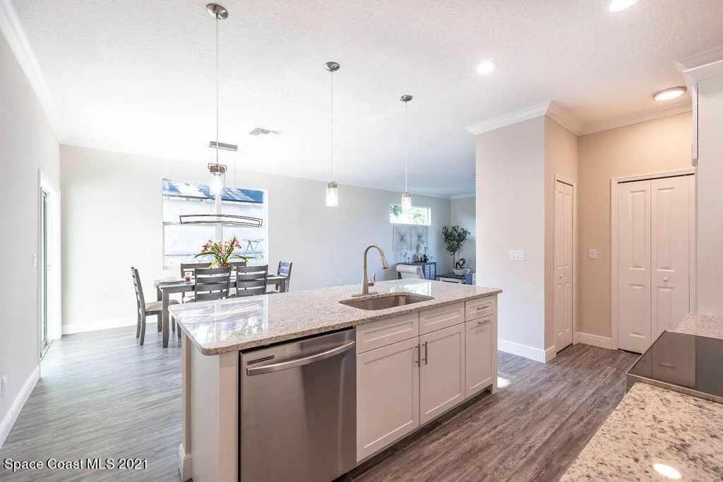 Photo of 130 W Fee Avenue