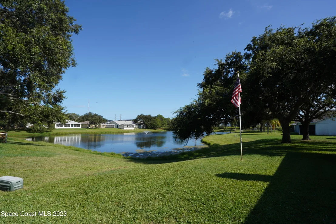 Photo of 4335 South Lakes Circle