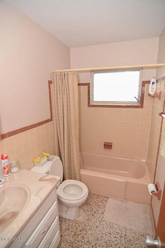 Photo of 982 Golf Street