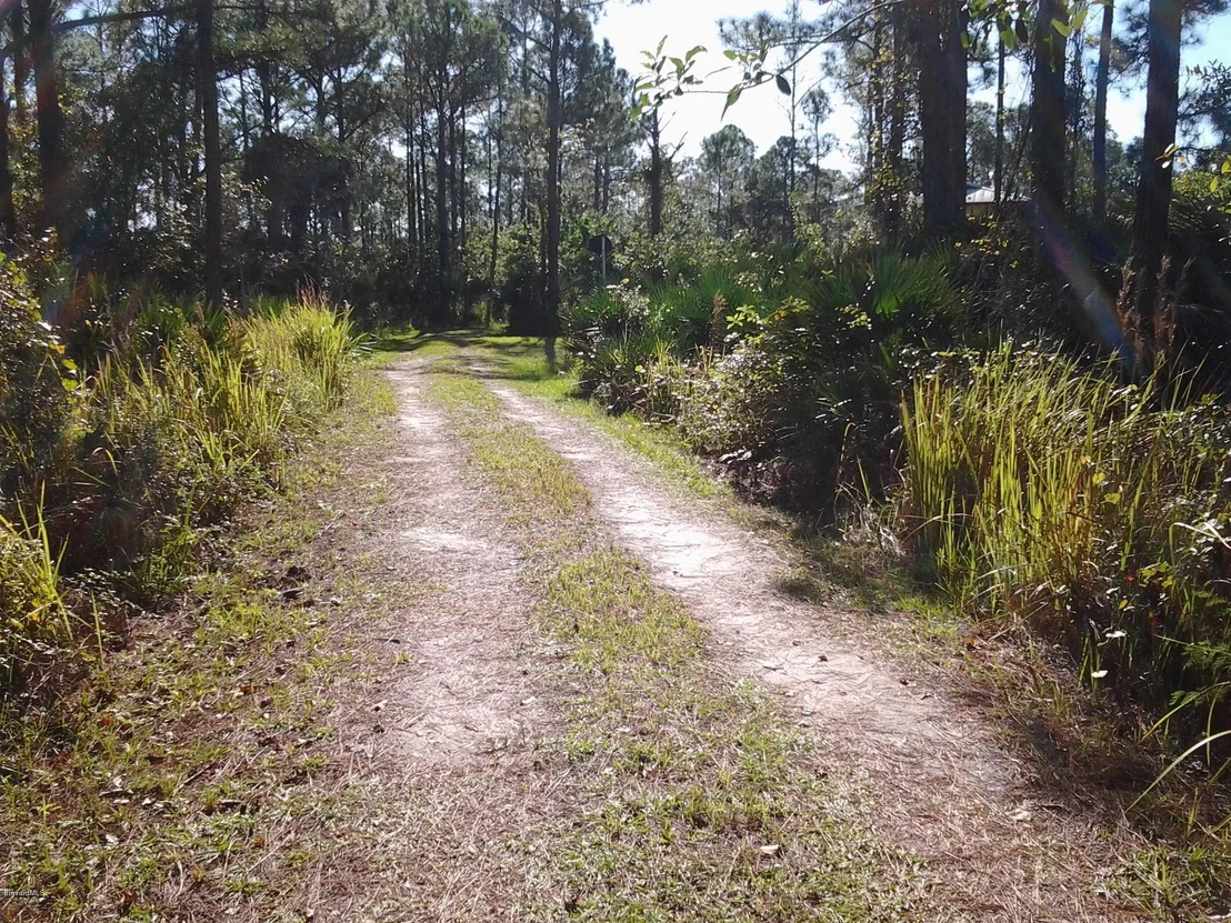 Photo of 1885 Grant Road
