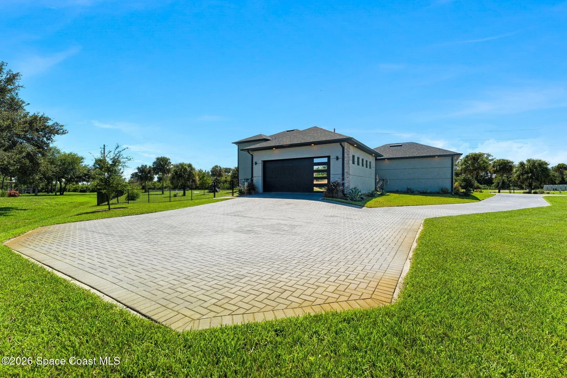 Photo of 2453 Westhorpe Drive