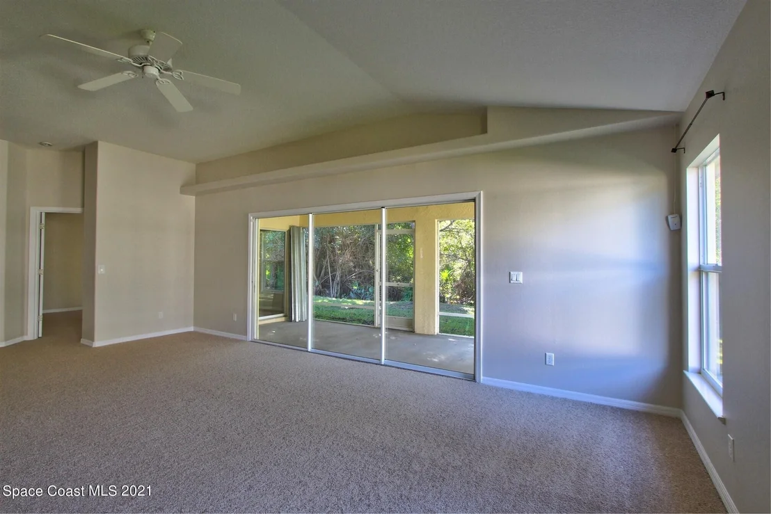 Photo of 932 Tavernier Circle NE