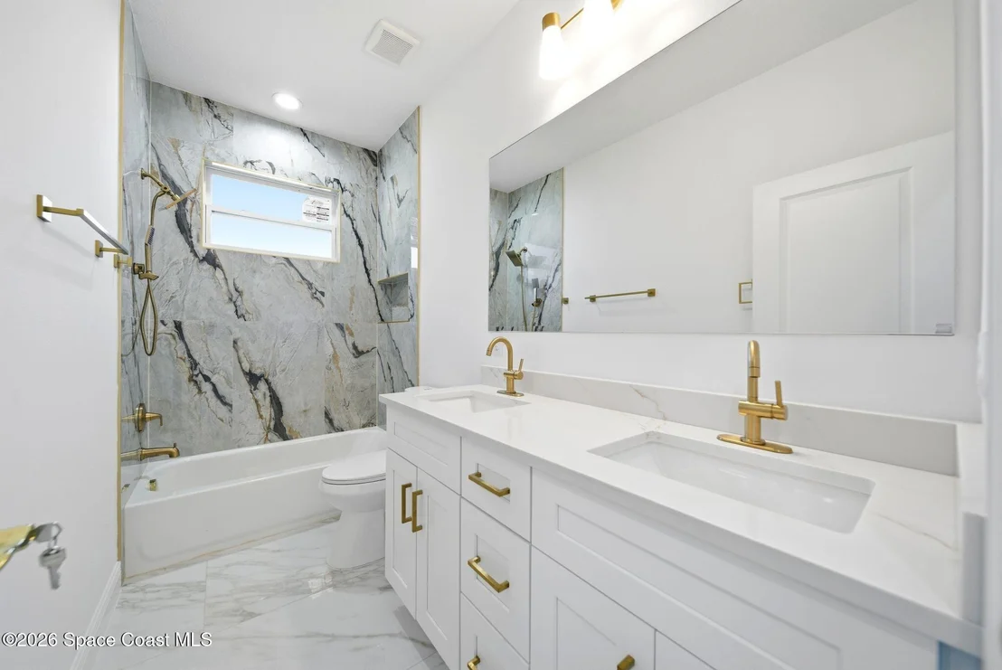 Photo of 2180 Cogan Drive SE