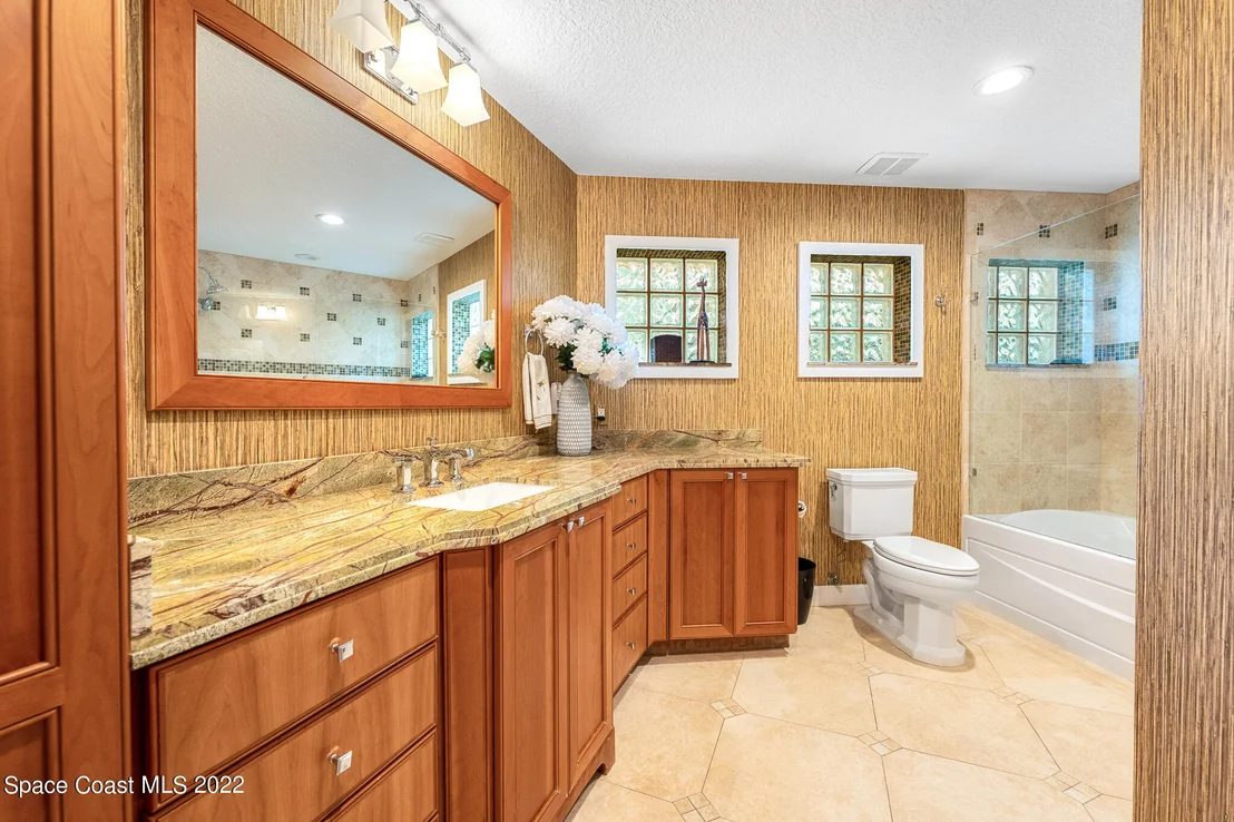 Photo of 437 River View Lane