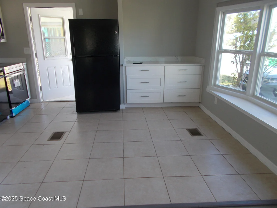 Photo of 619 Sea Gull Drive W