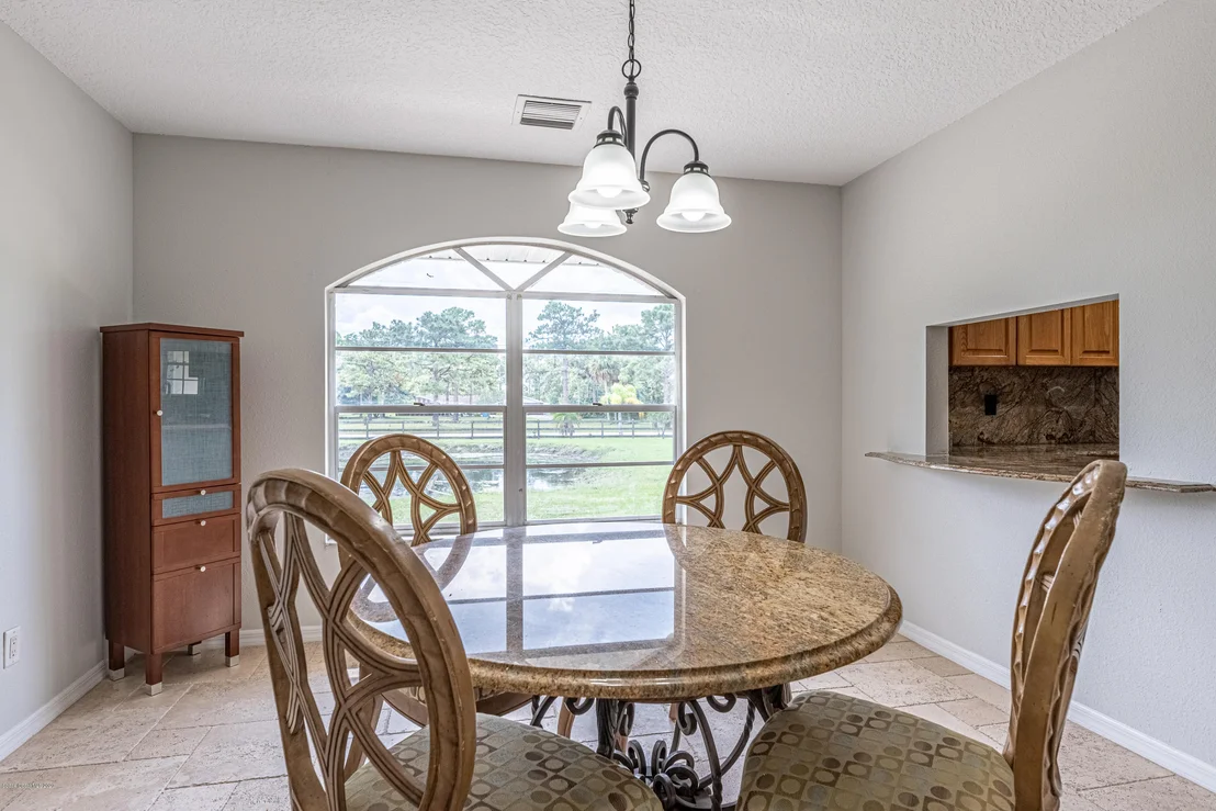 Photo of 4300 Pinewood Road