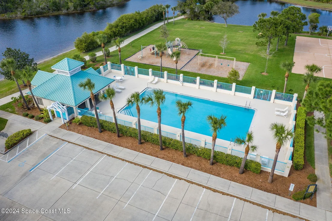 Photo of 930 Starling Way