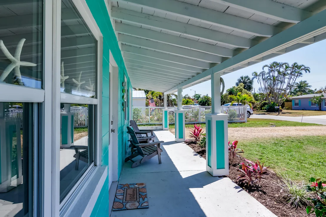 Photo of 320 Avenida De La Vista