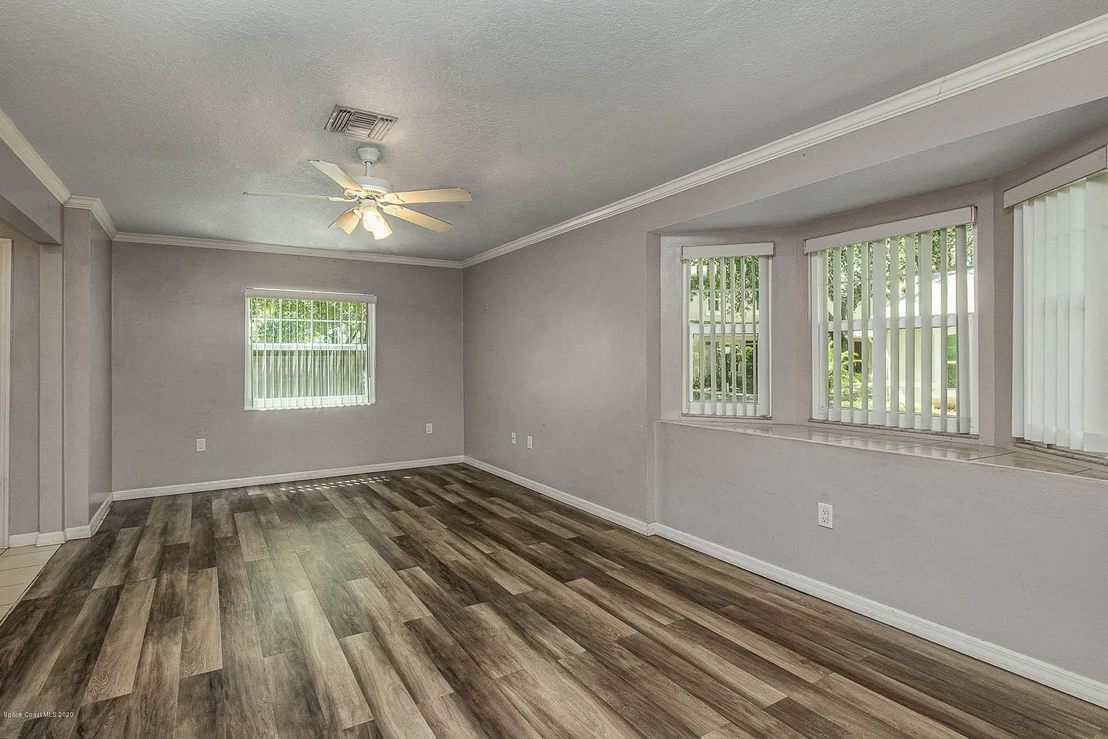 Photo of Unit 7 at 1475 Beechfern Drive