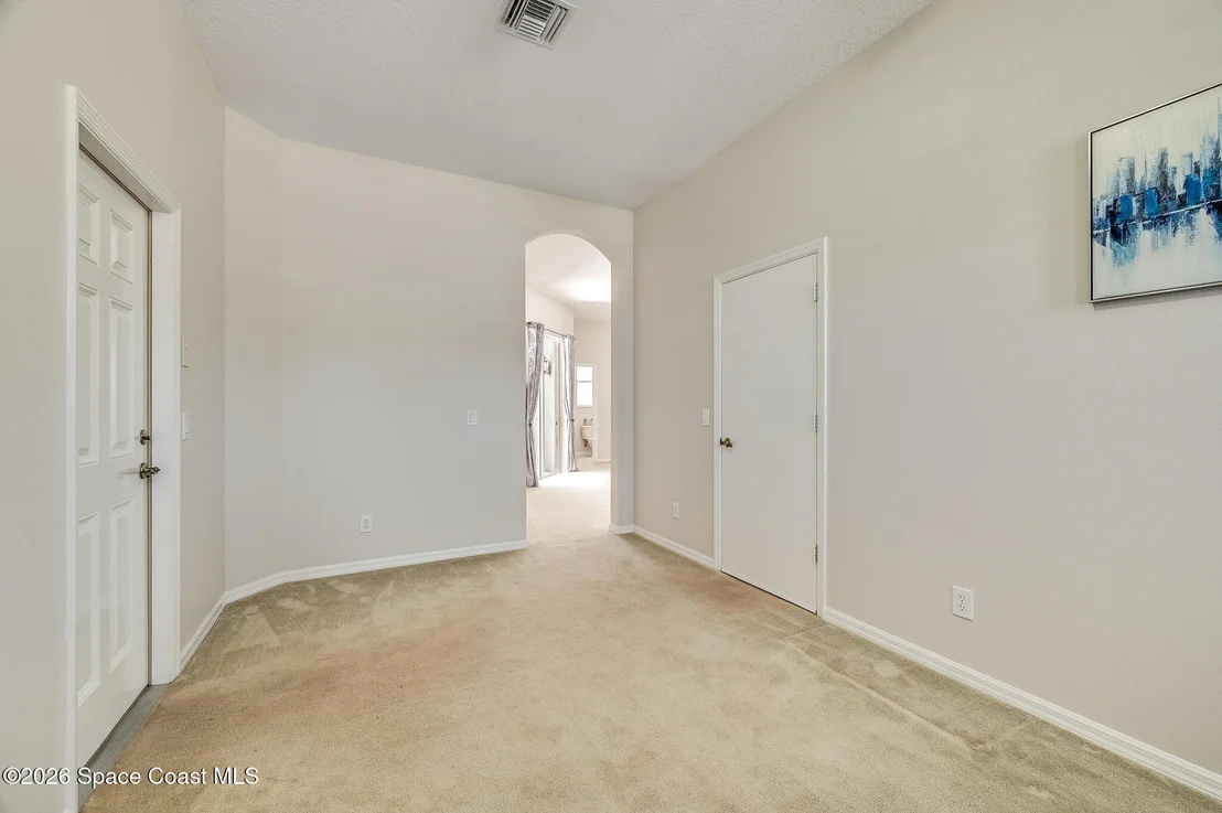 Photo of 230 Ridgemont Circle SE