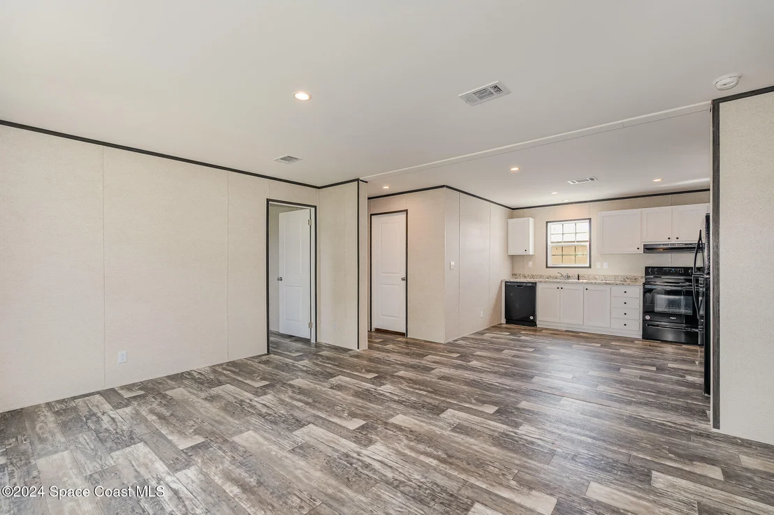 Photo of 2551 Chatham Way NE