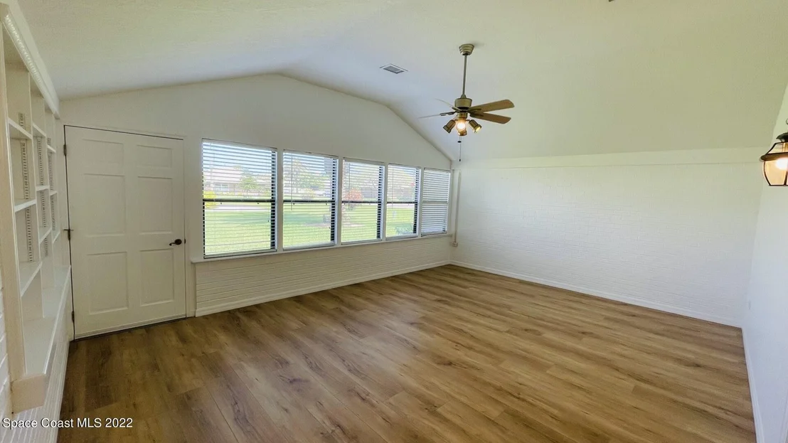 Photo of 216 Chalet Avenue