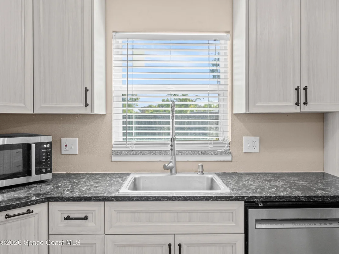 Photo of 956 Beechfern Lane