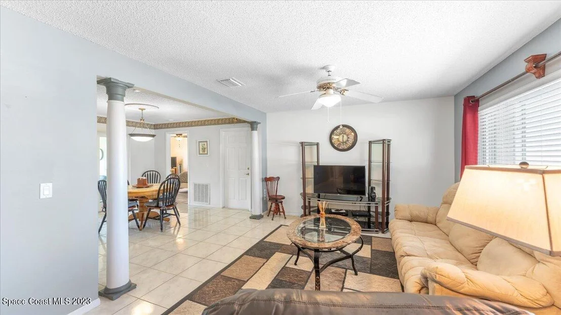 Photo of 987 Sycamore Drive