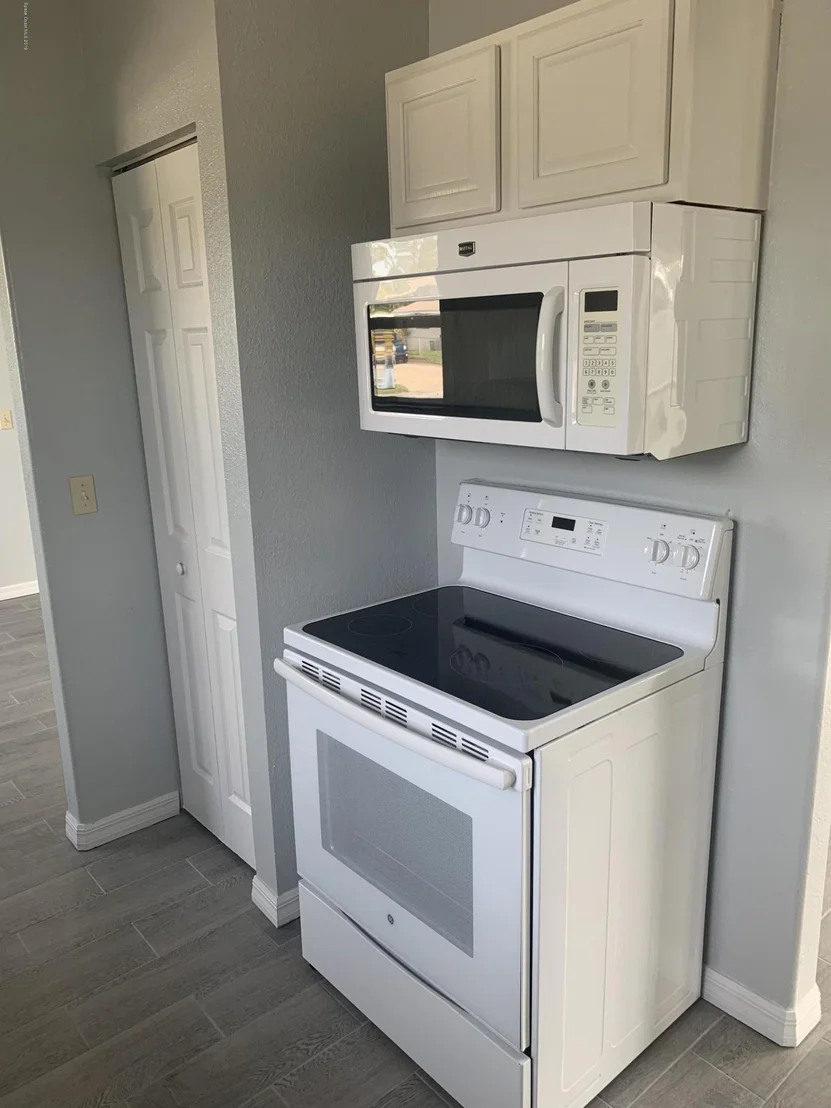 Photo of 3098 Easy NE