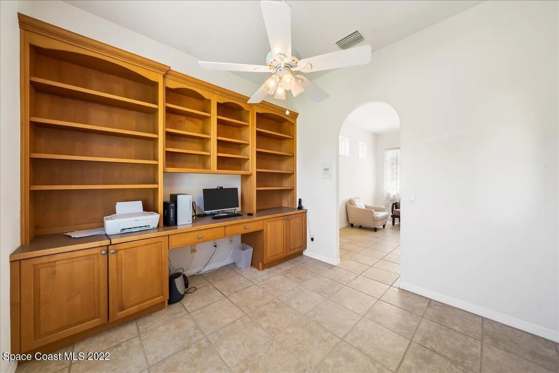 Photo of 4523 Long Lake Road