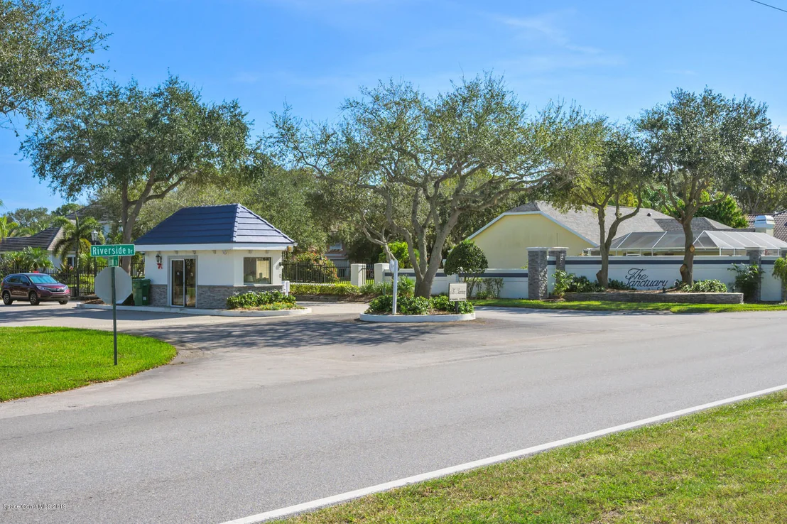 Photo of 393 Peregrine Drive