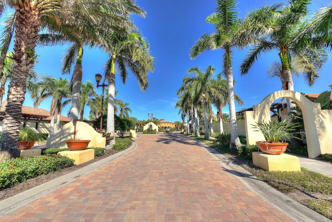 Photo of 658 Monterey Drive