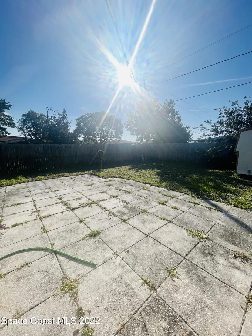 Photo of 810 Edwards Street NE