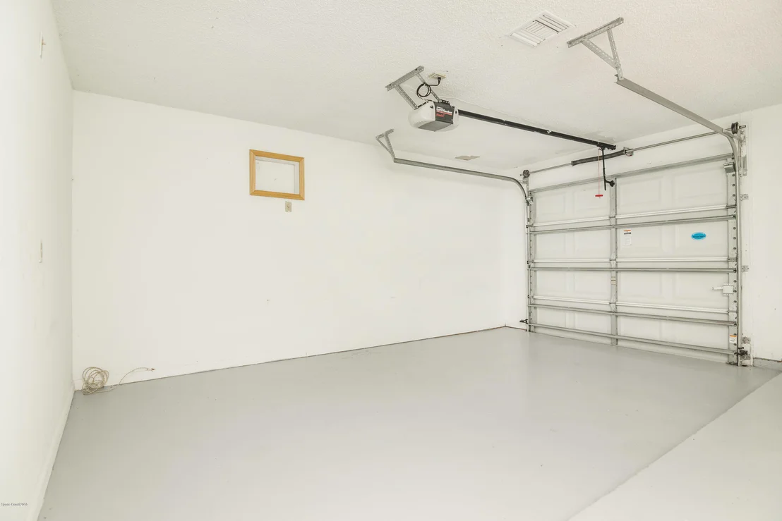 Photo of 11086 Roseland Road