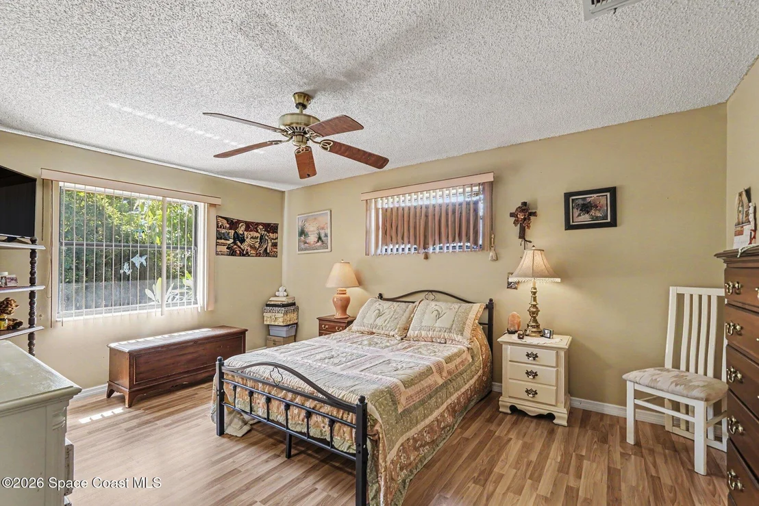 Photo of 225 Chalet Avenue