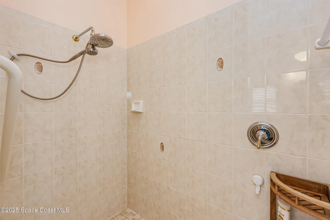 Photo of 1087 Pine Creek Circle NE
