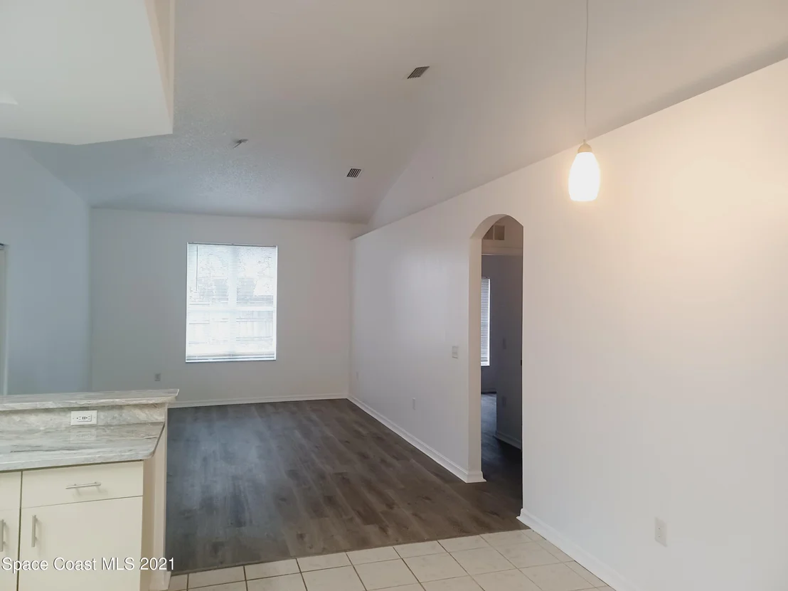 Photo of 6000 Albanene Avenue