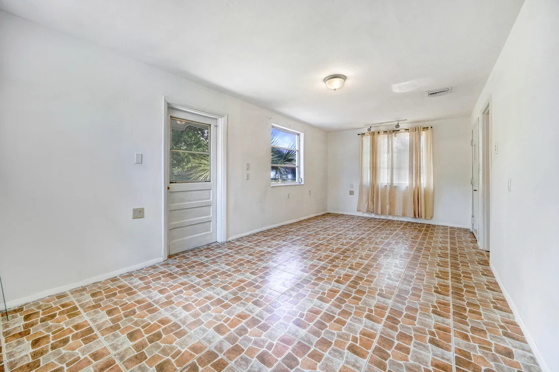Photo of 1211 Westview Drive
