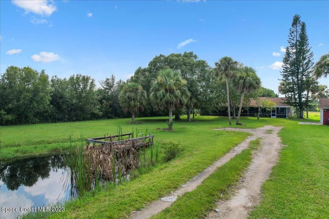 Photo of 2660 Weber Road