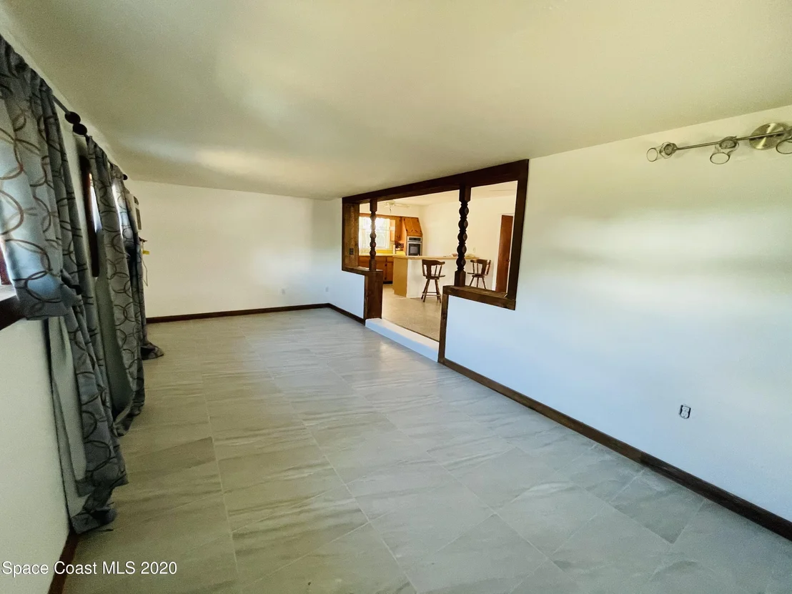 Photo of 2833 Pine Avenue