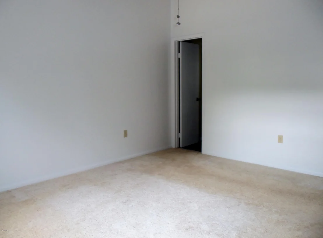 Photo of 862 Pine Wood Avenue