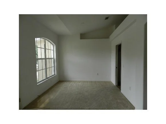 Photo of 937 SE Commerce