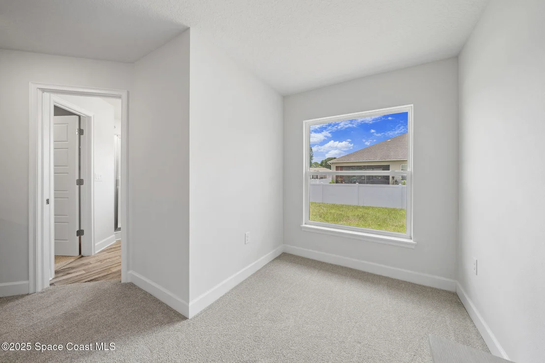 Photo of 920 Lyons Circle NW