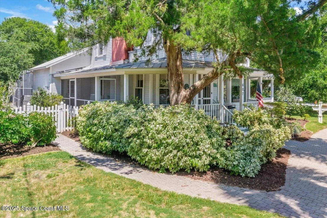 Photo of 607 Rockledge Drive