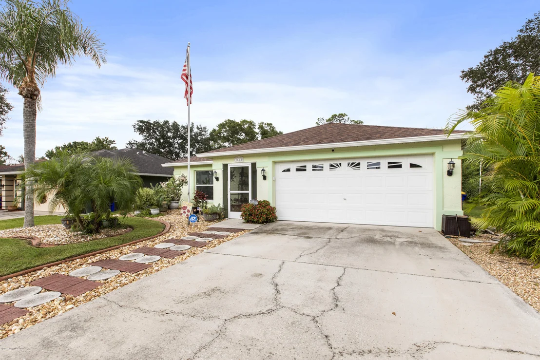Photo of 1698 Silverado Drive