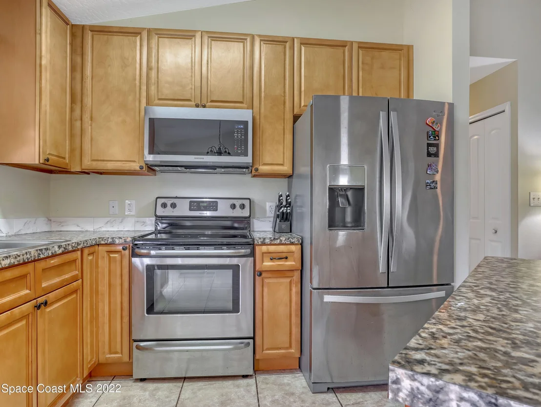 Photo of 761 Azure Avenue NE
