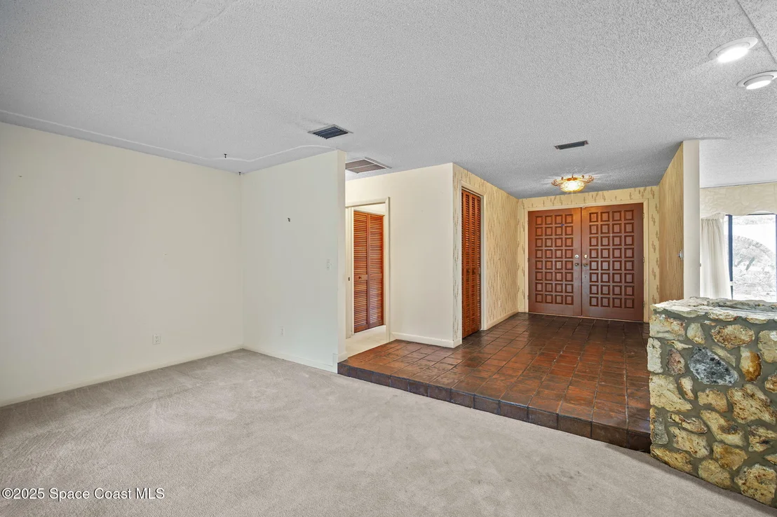 Photo of 1185 Ashlyn Drive