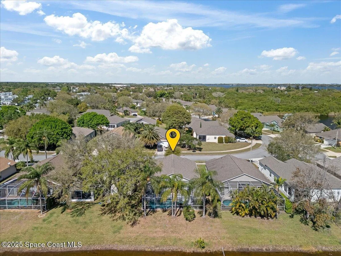Photo of 883 Villa Drive