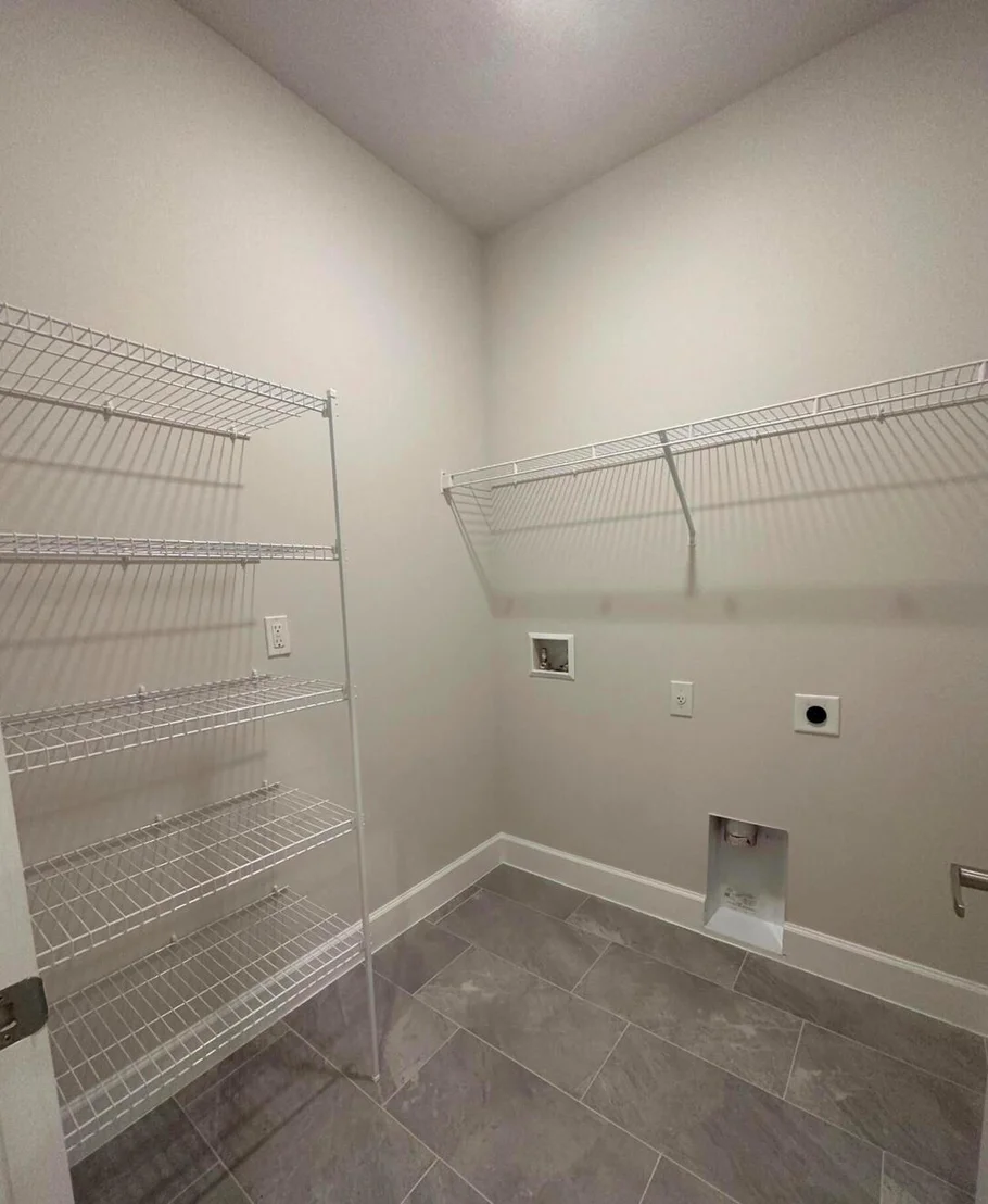 Photo of 1079 Grantham Lane