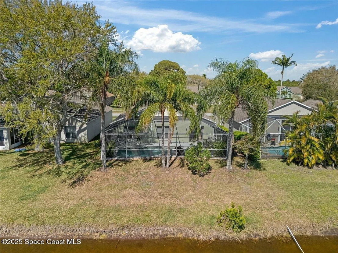 Photo of 883 Villa Drive