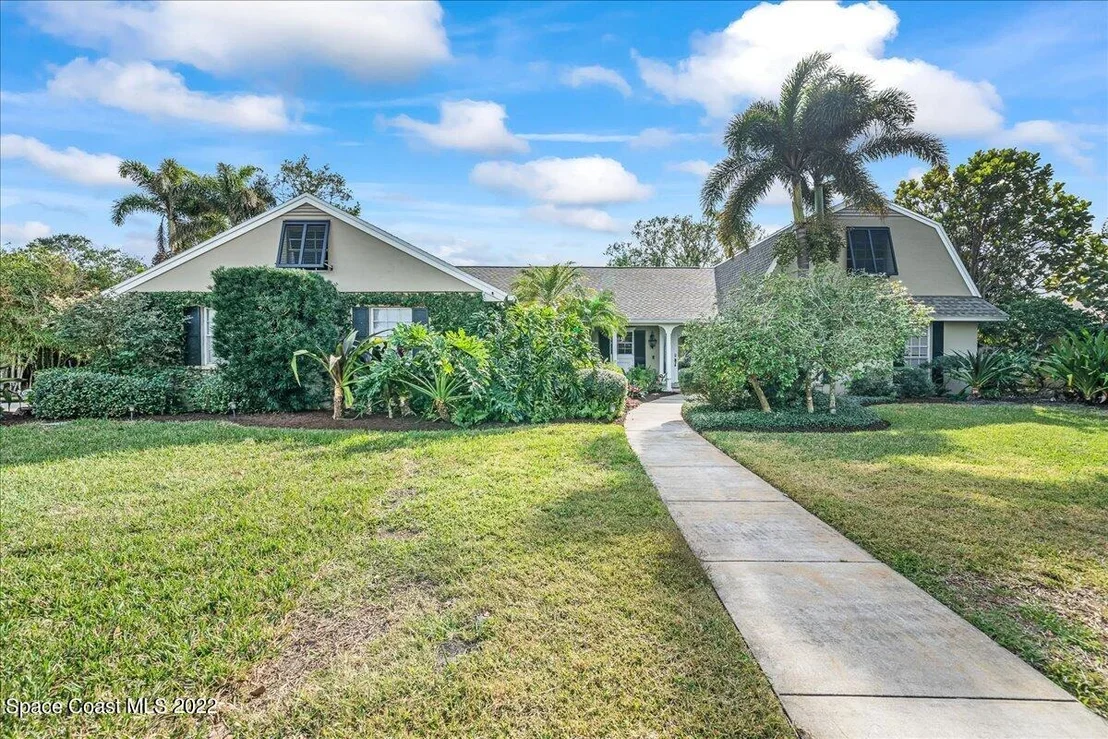 Photo of 633 Franklyn Avenue