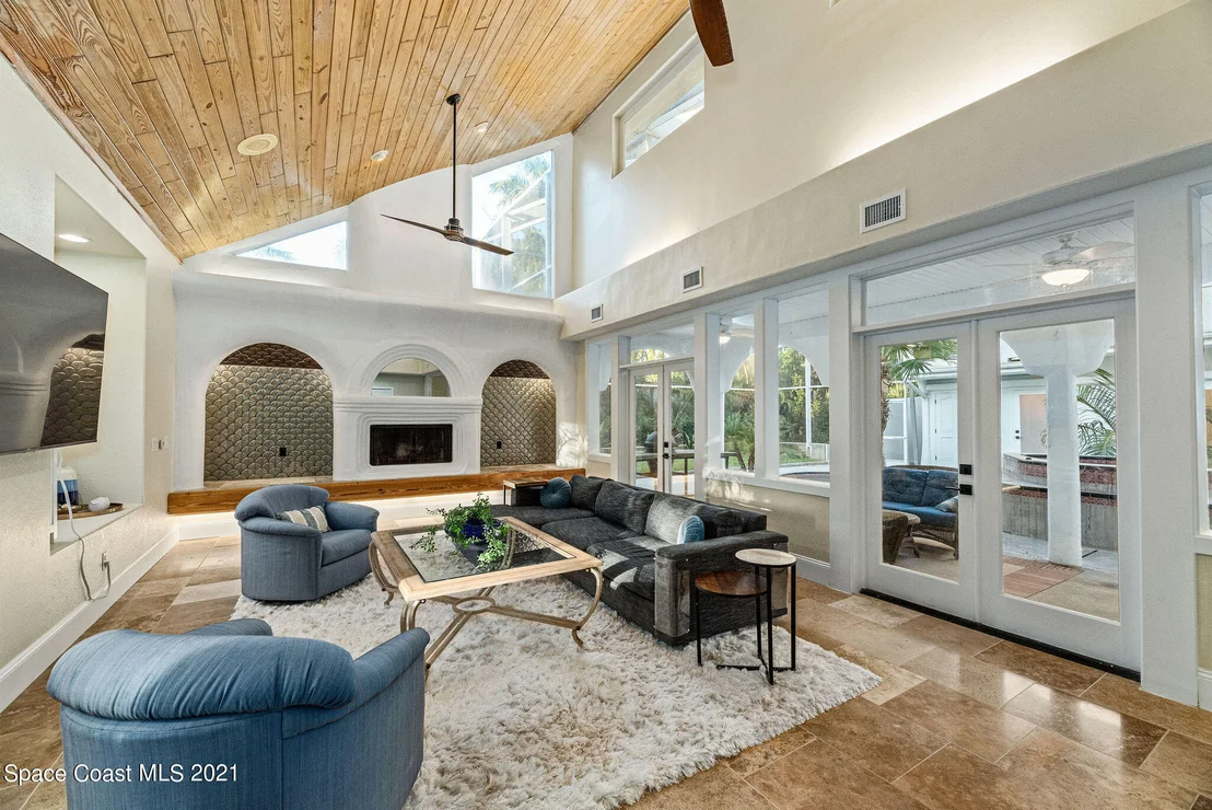 Photo of 472 Peregrine Drive