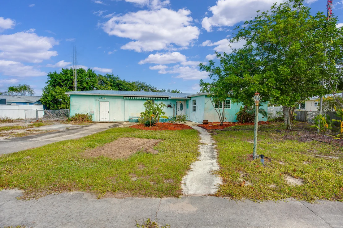 Photo of 2911 Sailfish Street NE