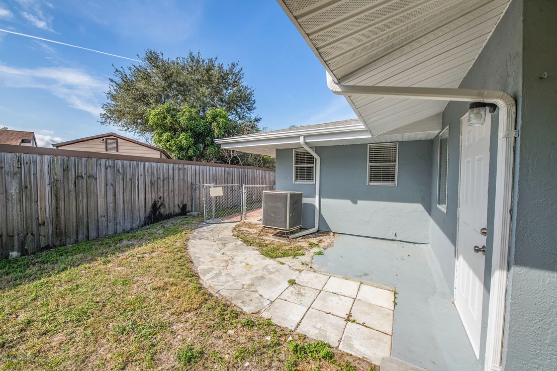 Photo of 1211 Bard Lane NE