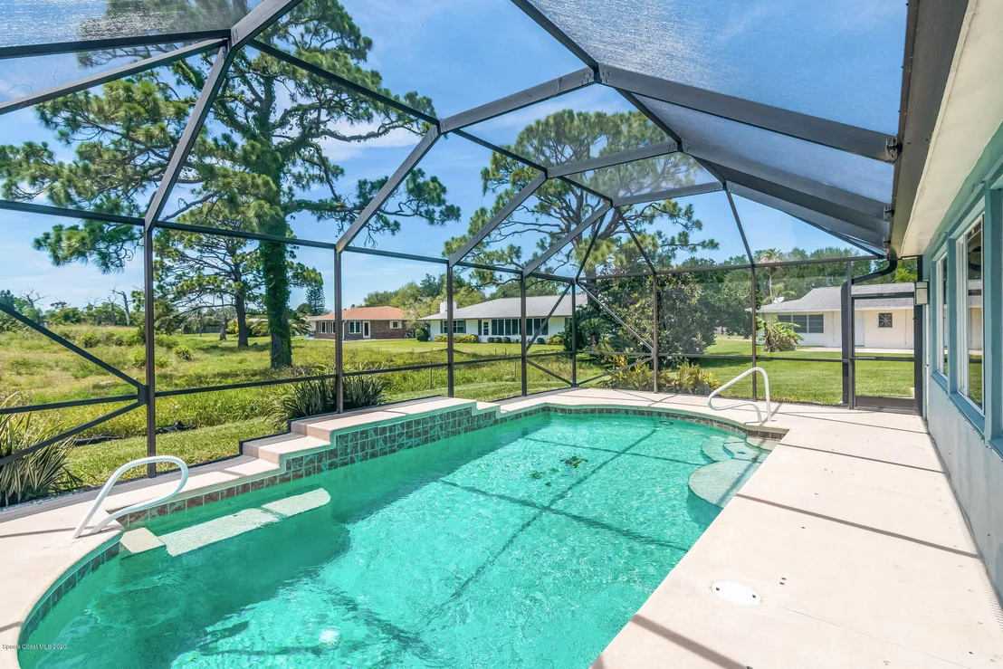 Photo of 790 Pebble Beach Avenue NE