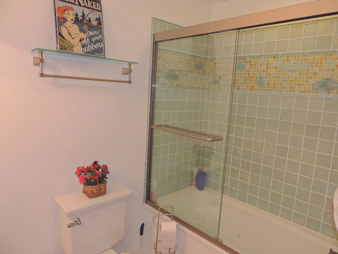 Photo of 327 Dorset Drive S