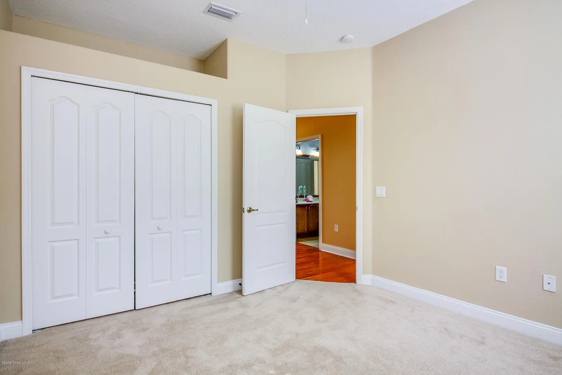 Photo of 1472 Hemingway Boulevard
